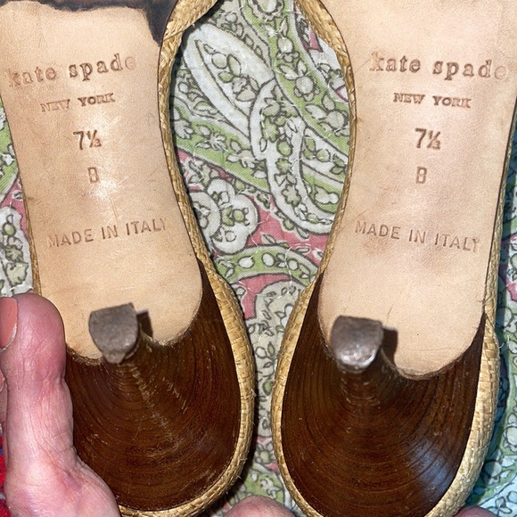 Kate Spade ♠️ Vintage mini heels size 7.5 in tan color - Picture 4 of 5